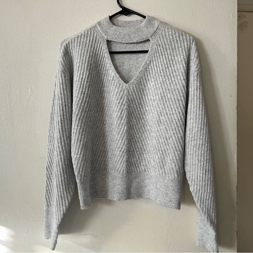 Hooked Up by IOT Light Gray V-Neck Sweater